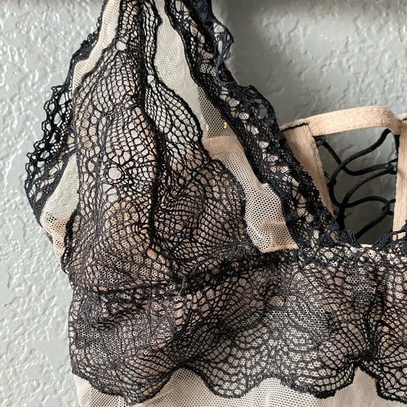 Victoria’s Secret unlined bralette - Picture 8 of 9